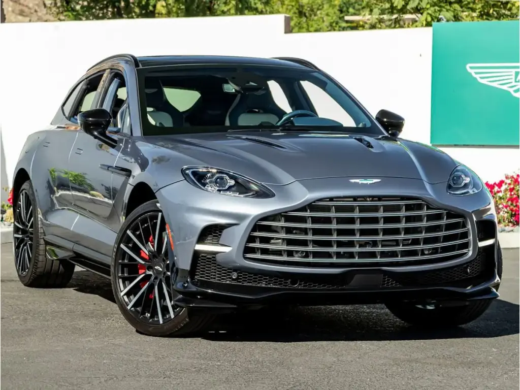 2025 DBX 707 SUV main vehicle image