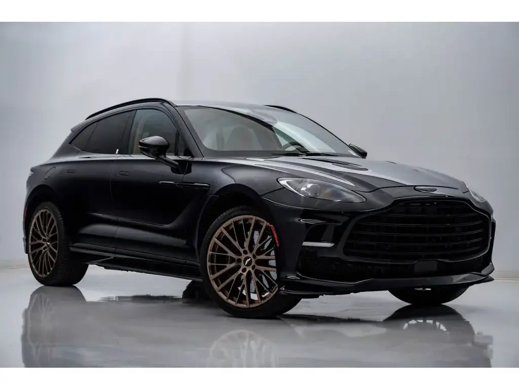 2025 DBX 707 SUV main vehicle image