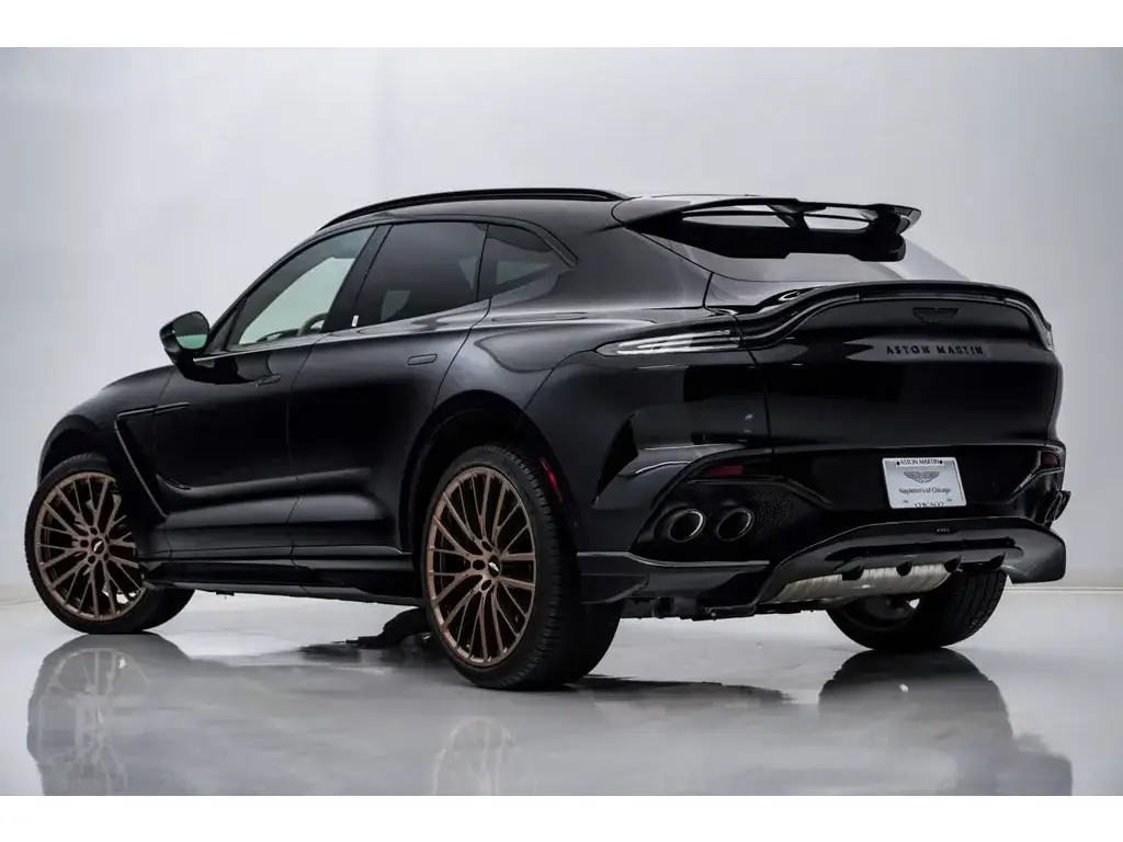 2025 DBX 707 SUV thumbnail vehicle image 1