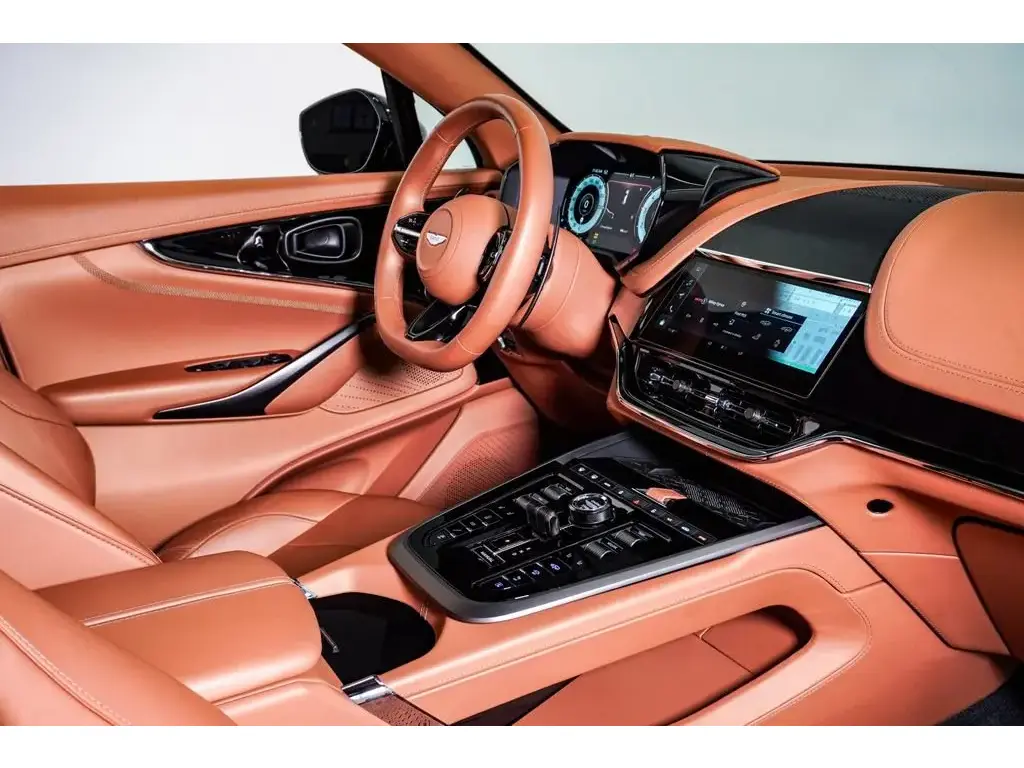2025 DBX 707 SUV thumbnail vehicle image 2