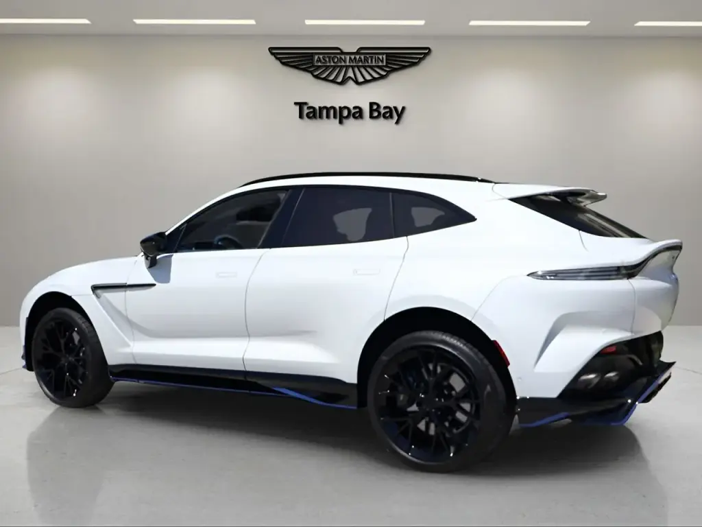 2025 DBX 707 SUV thumbnail vehicle image 1