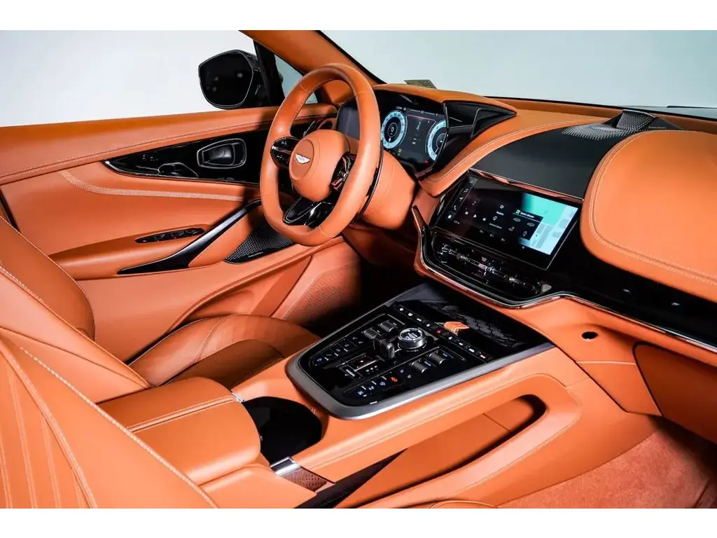 2025 DBX 707 SUV thumbnail vehicle image 2