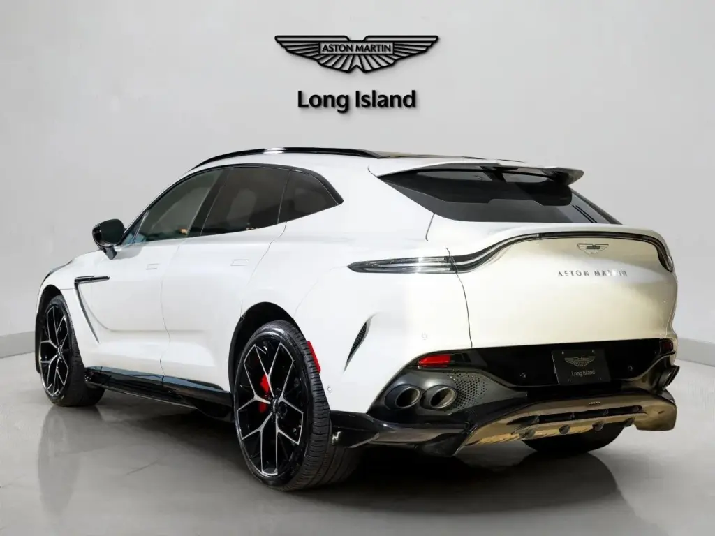 2025 DBX 707 SUV thumbnail vehicle image 1