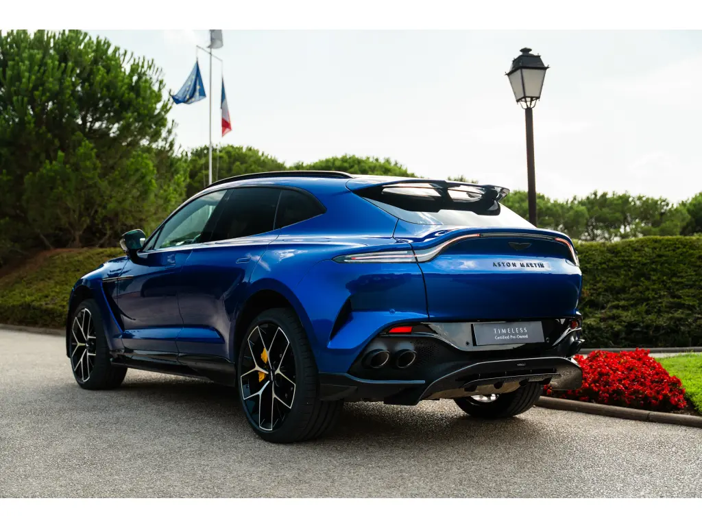2025 DBX 707 SUV thumbnail vehicle image 1