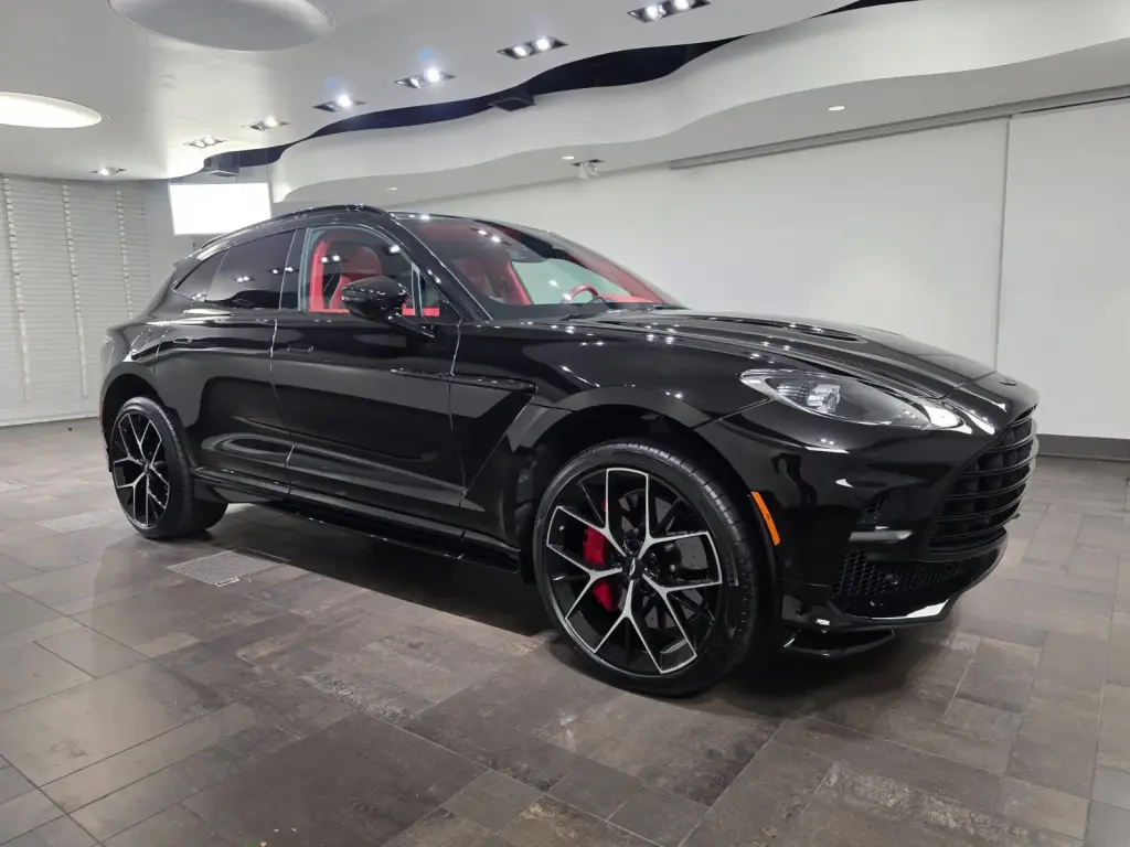 2025 DBX 707 SUV main vehicle image