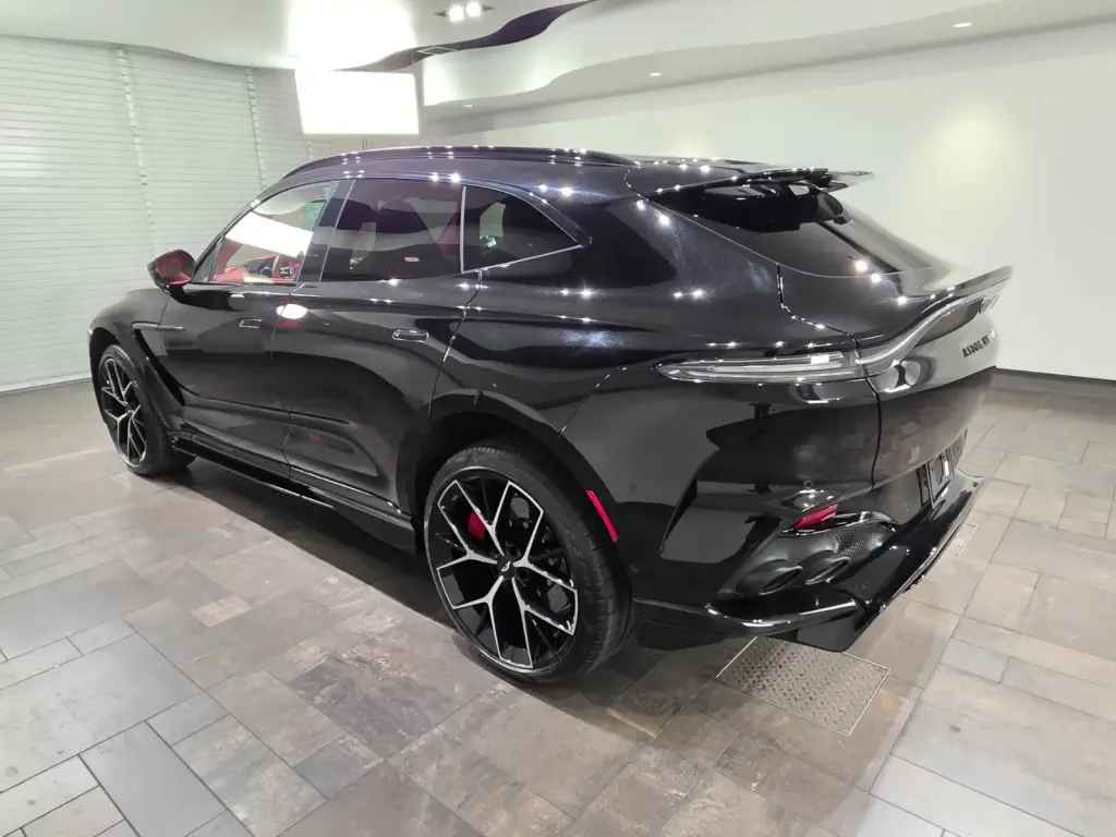 2025 DBX 707 SUV thumbnail vehicle image 1