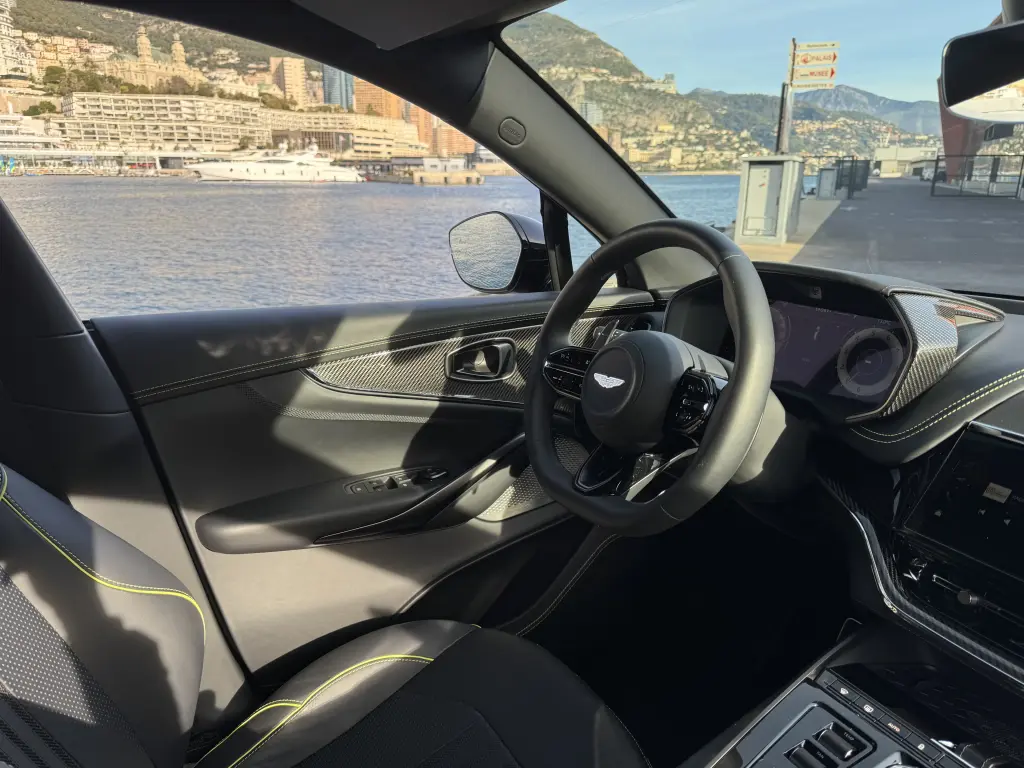 2025 DBX 707 SUV thumbnail vehicle image 2