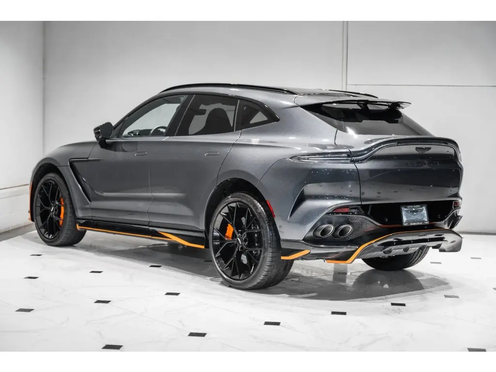 2025 DBX 707 SUV thumbnail vehicle image 1