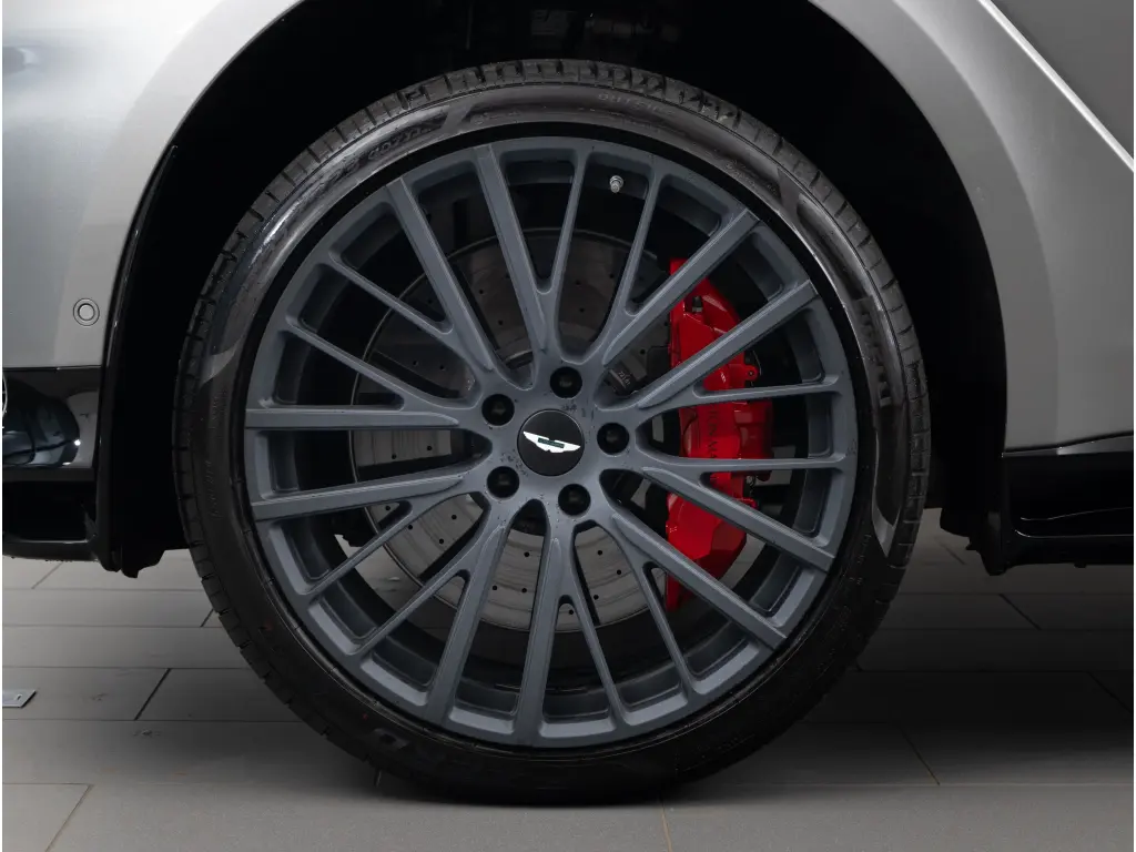 2025 DBX 707 SUV thumbnail vehicle image 3