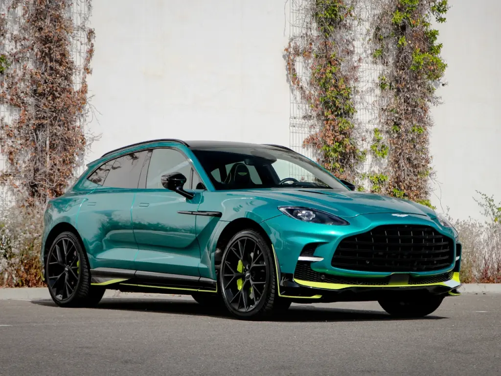 2025 DBX 707 SUV main vehicle image