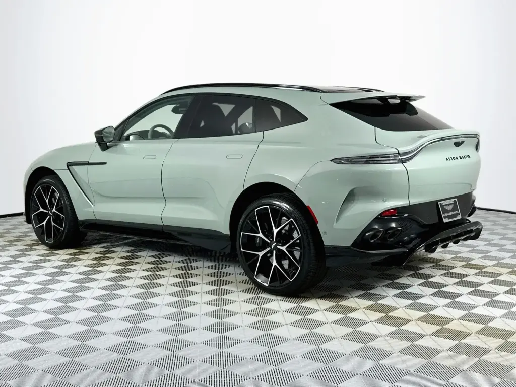 2025 DBX 707 SUV thumbnail vehicle image 1