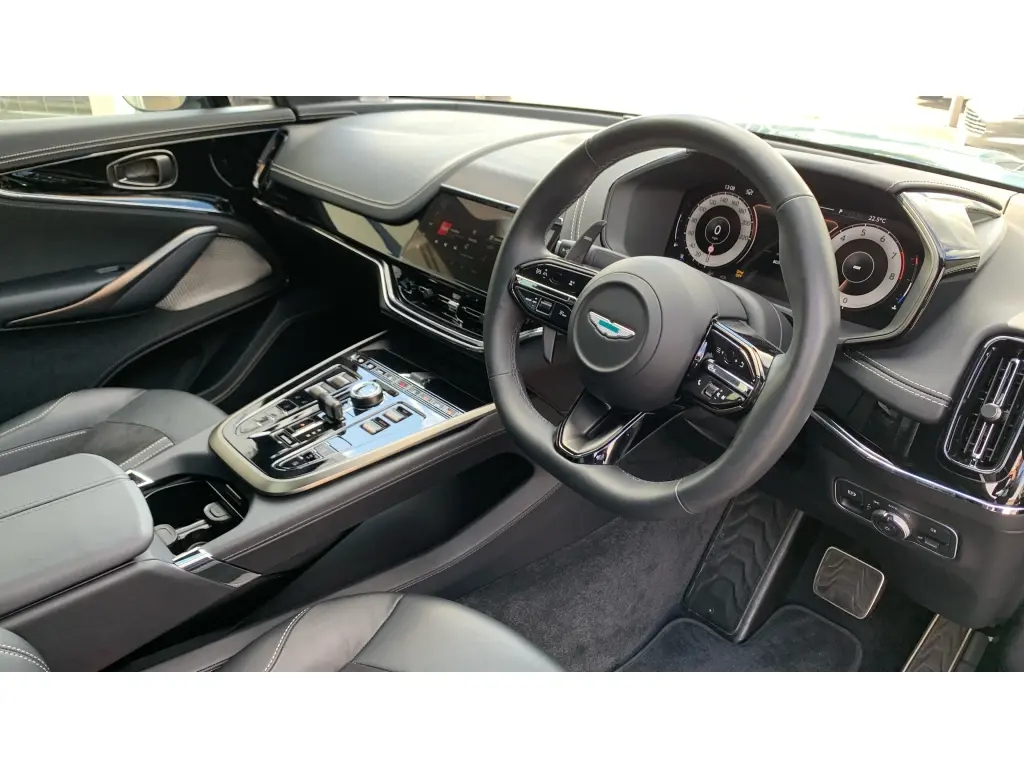 2026 DBX 707 SUV thumbnail vehicle image 2