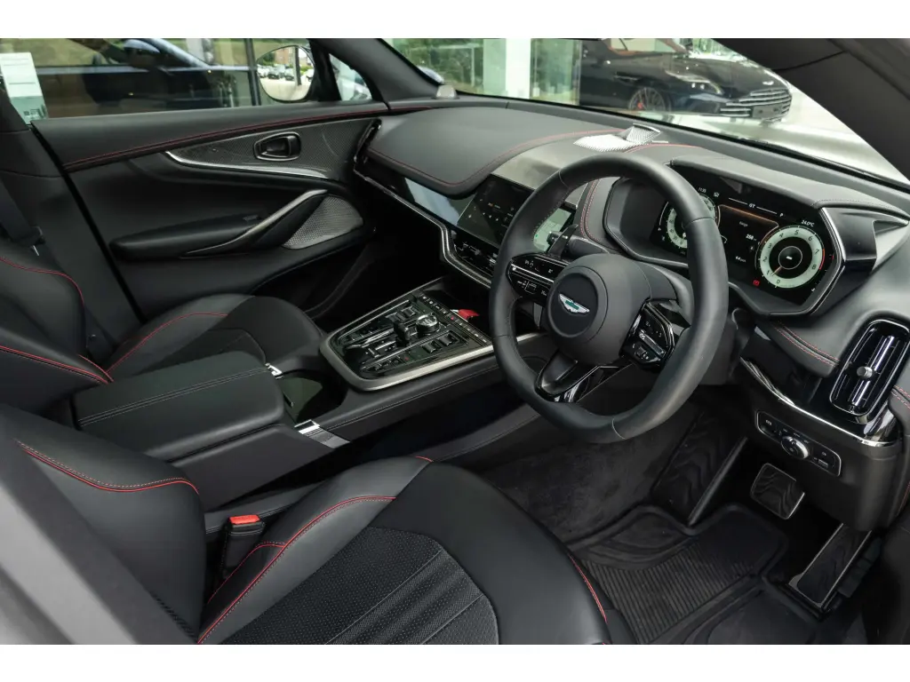 2026 DBX 707 SUV thumbnail vehicle image 2