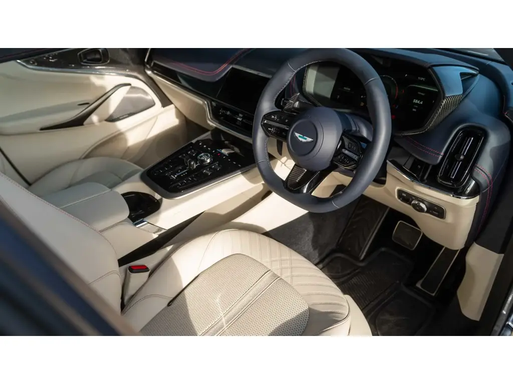 2026 DBX 707 SUV thumbnail vehicle image 2