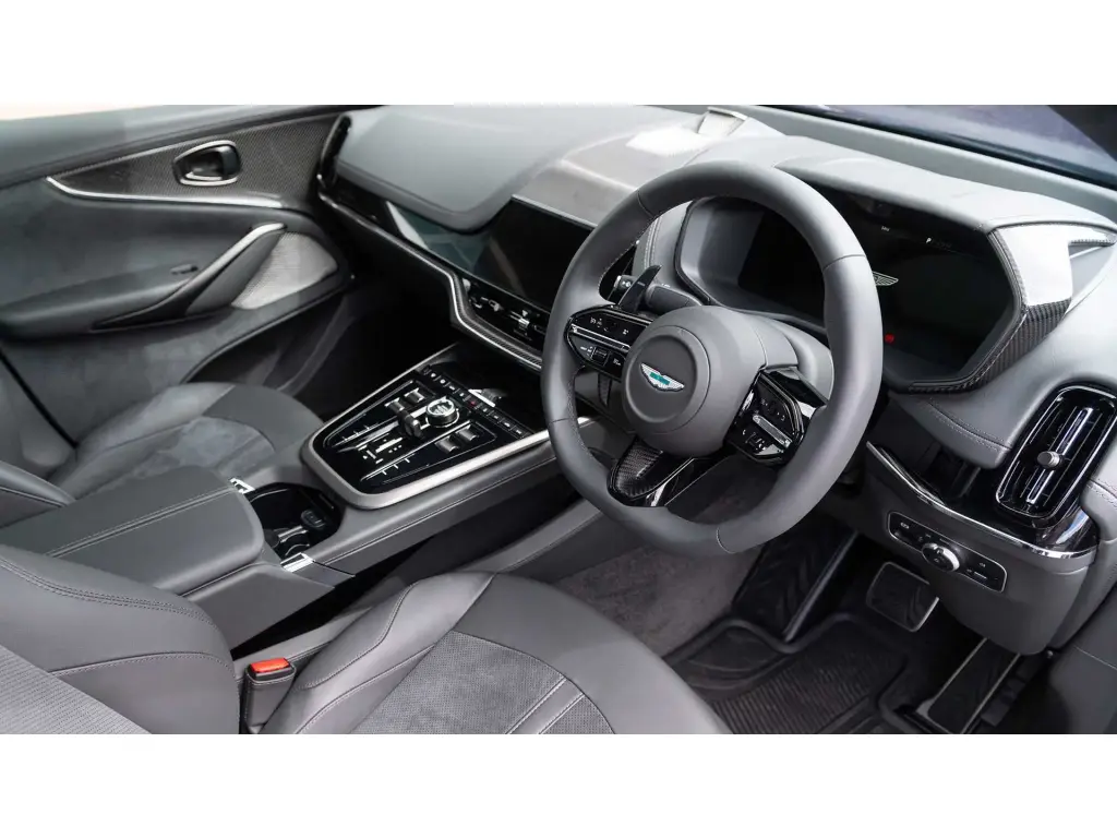 2026 DBX 707 SUV thumbnail vehicle image 2