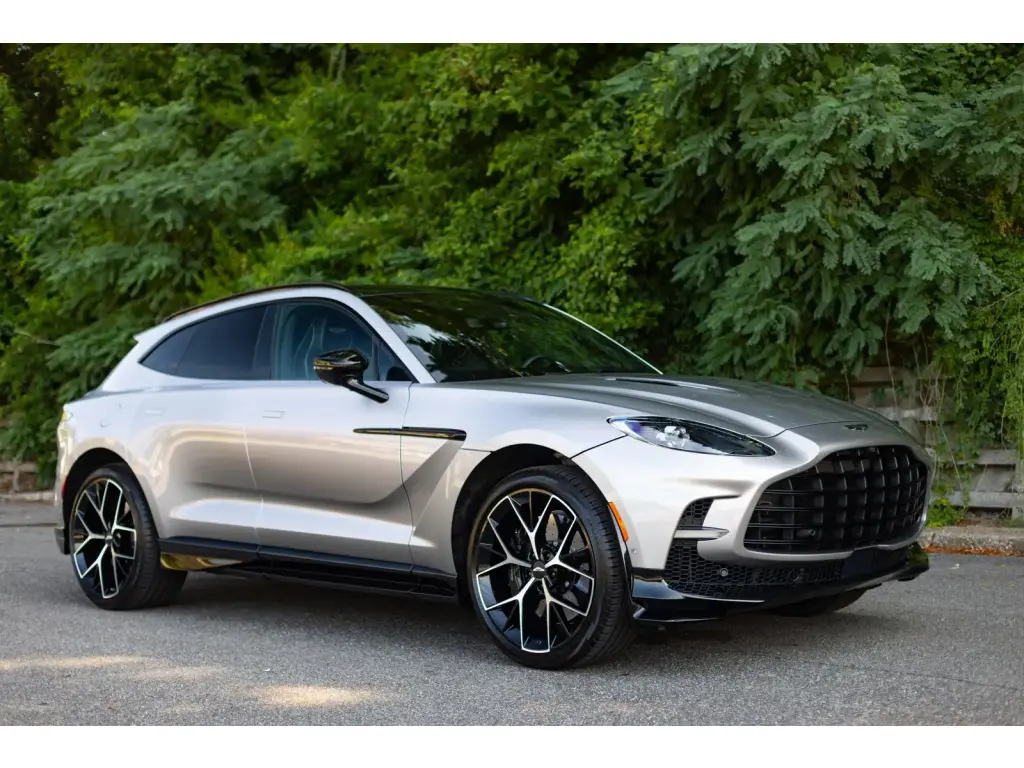 2026 DBX 707 SUV main vehicle image