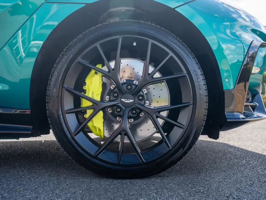 undefined thumbnail vehicle image 3