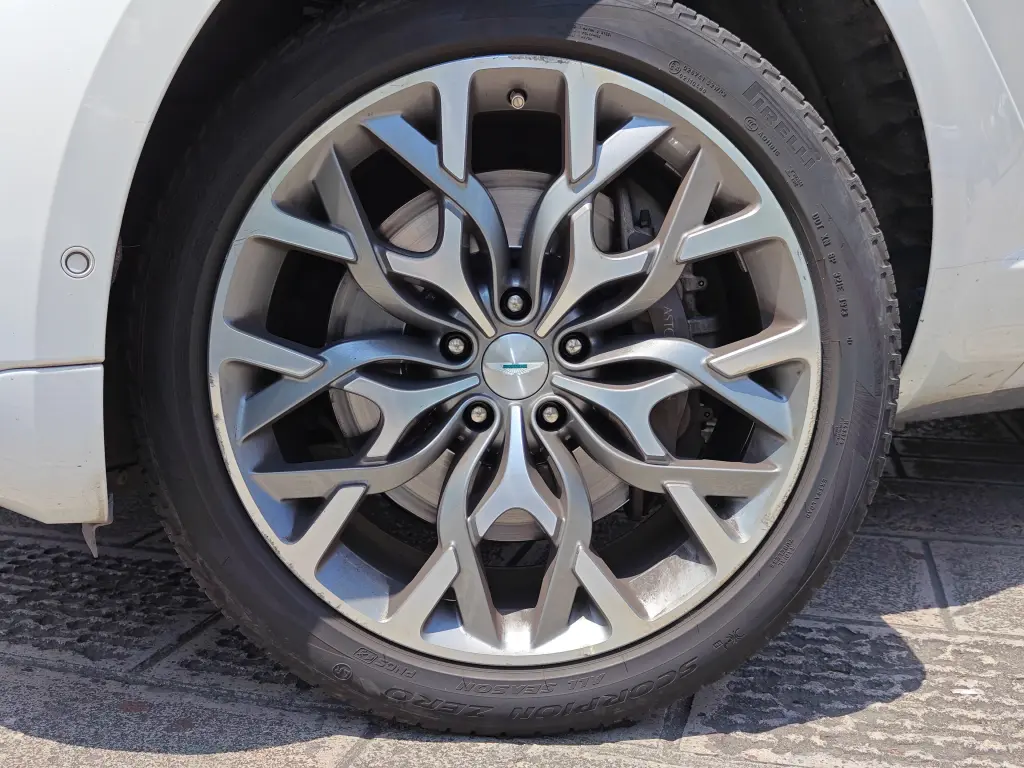 2021 DBX SUV thumbnail vehicle image 3