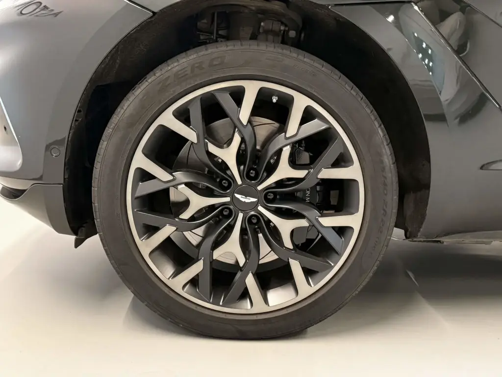 undefined thumbnail vehicle image 3