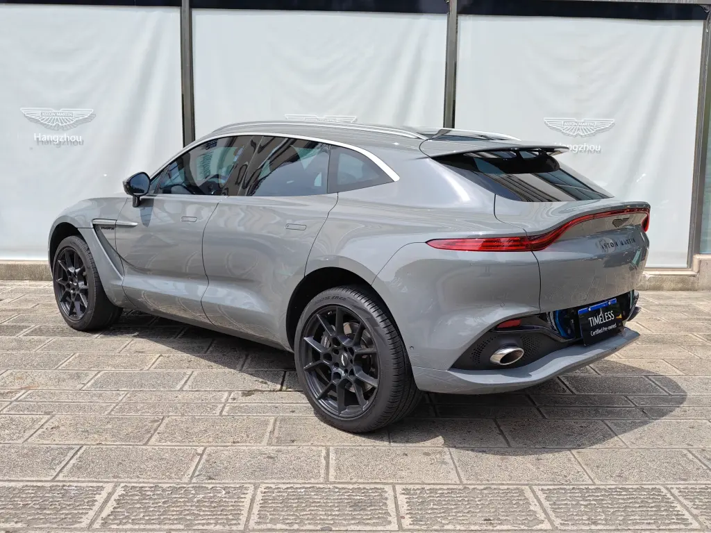 2022 DBX Straight-Six SUV thumbnail vehicle image 1
