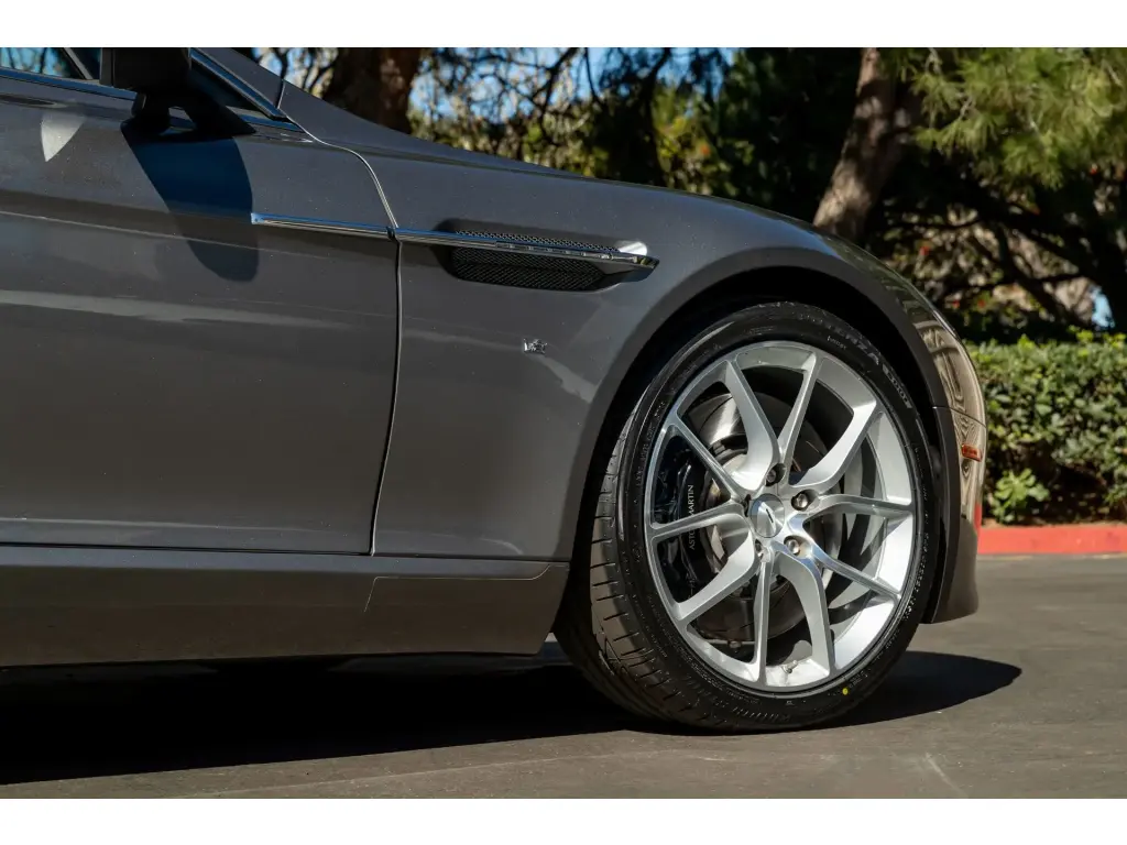 2015 Rapide S thumbnail vehicle image 3
