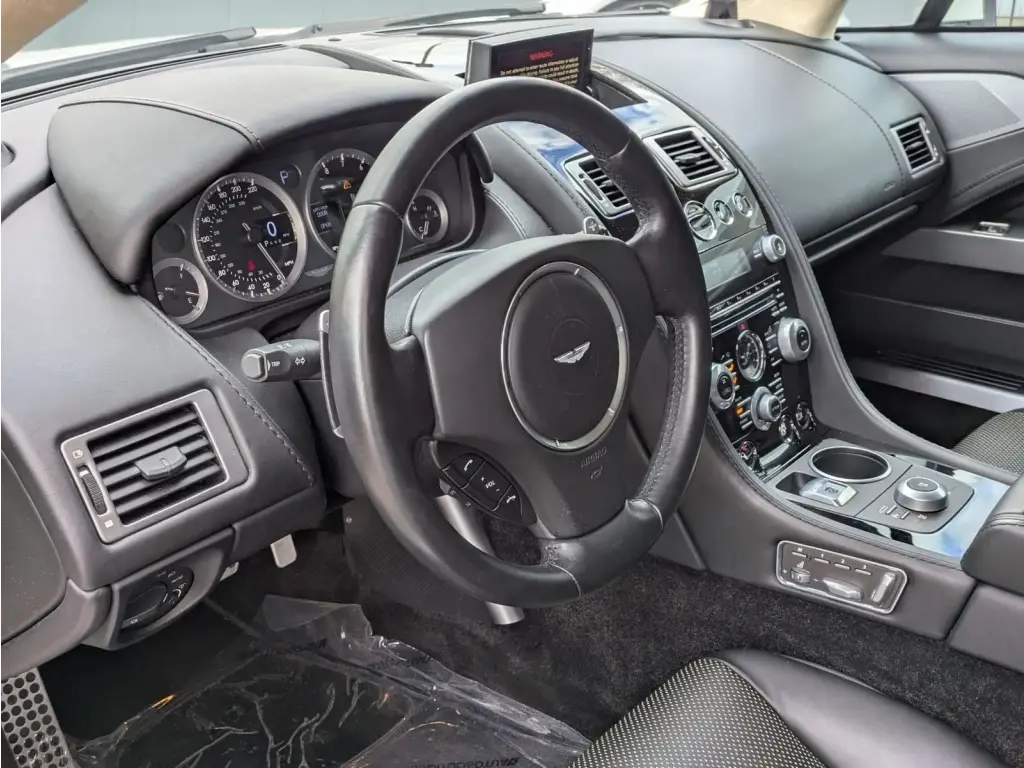 2015 Rapide S thumbnail vehicle image 2