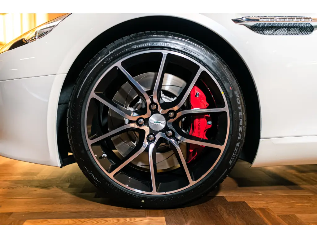 2016 Rapide S thumbnail vehicle image 3