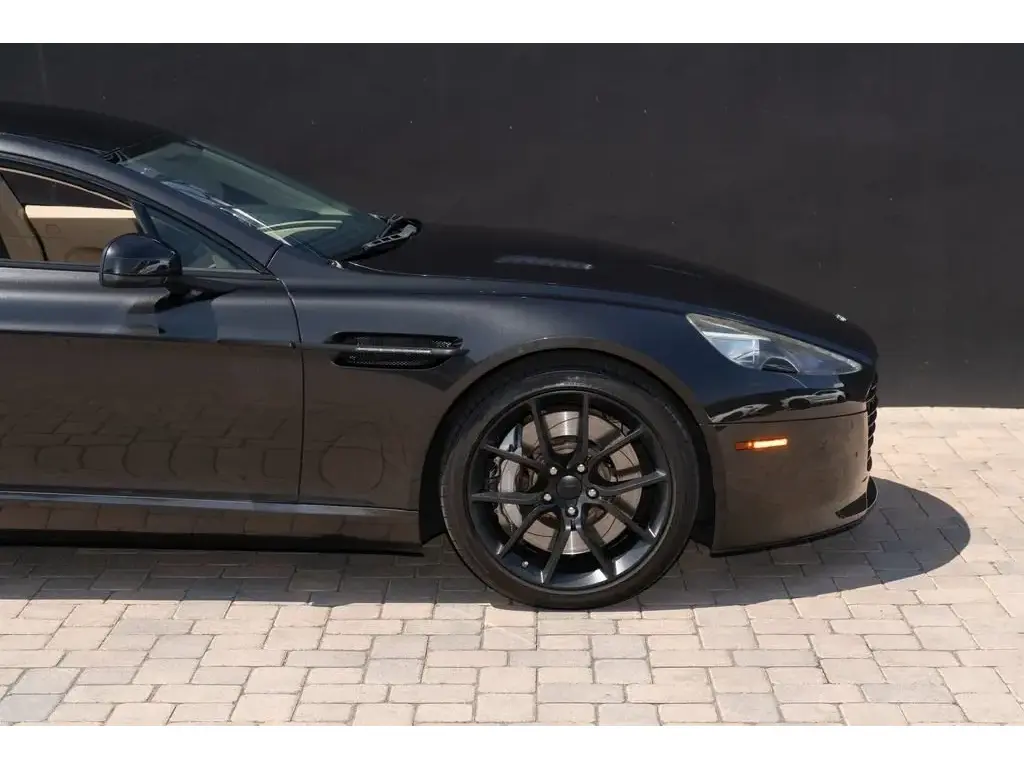 2016 Rapide S thumbnail vehicle image 3