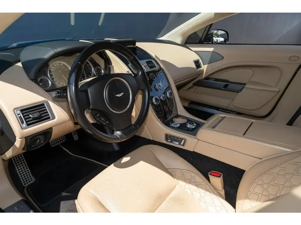 2016 Rapide S thumbnail vehicle image 2