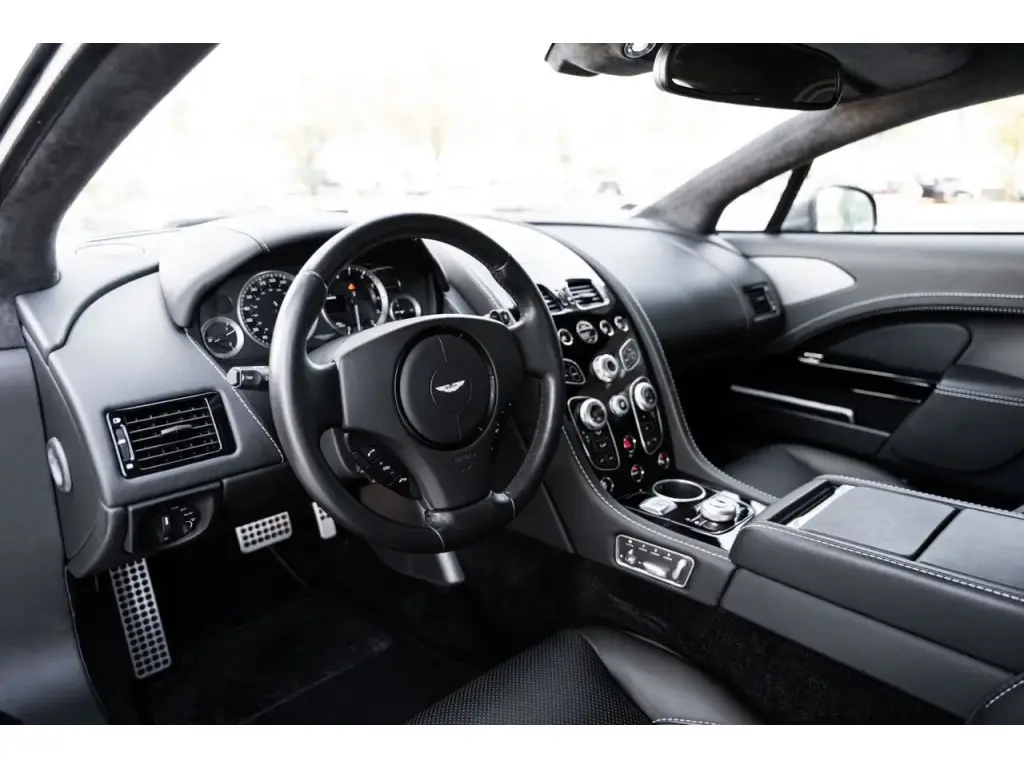 2016 Rapide S thumbnail vehicle image 2