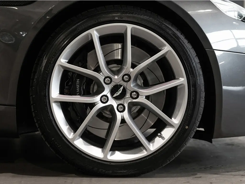 2016 Rapide S thumbnail vehicle image 3