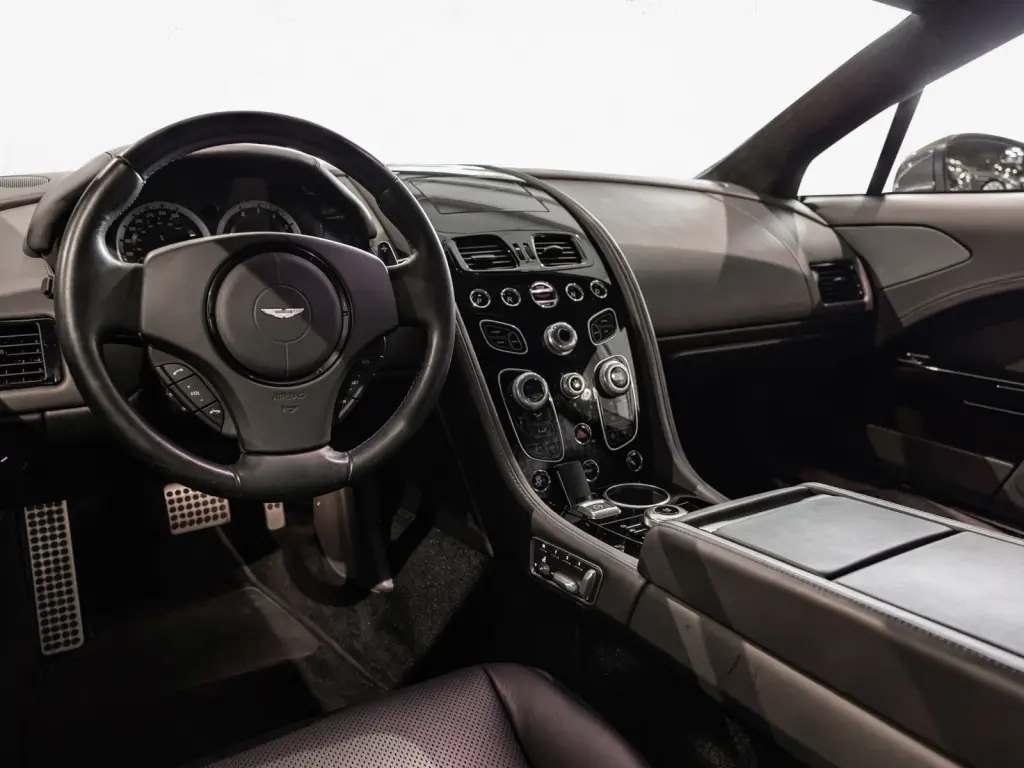 2016 Rapide S thumbnail vehicle image 2