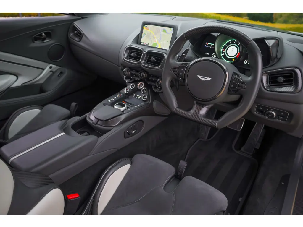 2023 V12 Vantage Coupe thumbnail vehicle image 2