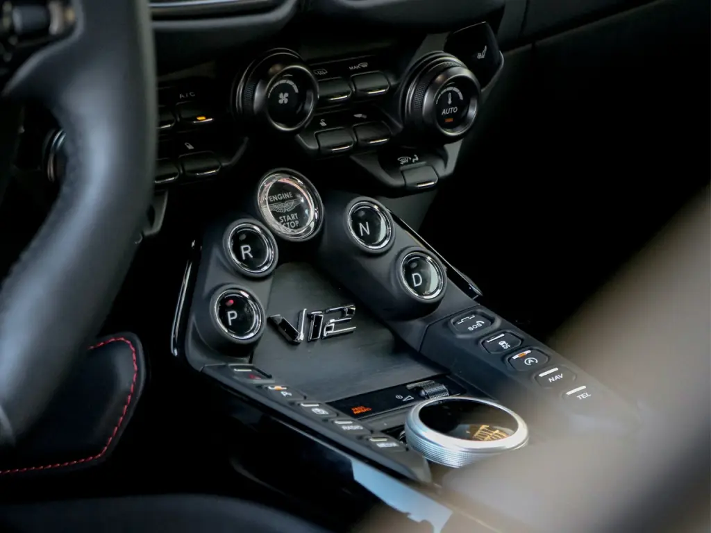 Aston Martin Vantage (2017-23) V12 Vantage Coupe 5.2 - 2022 - Joinsteer - #19