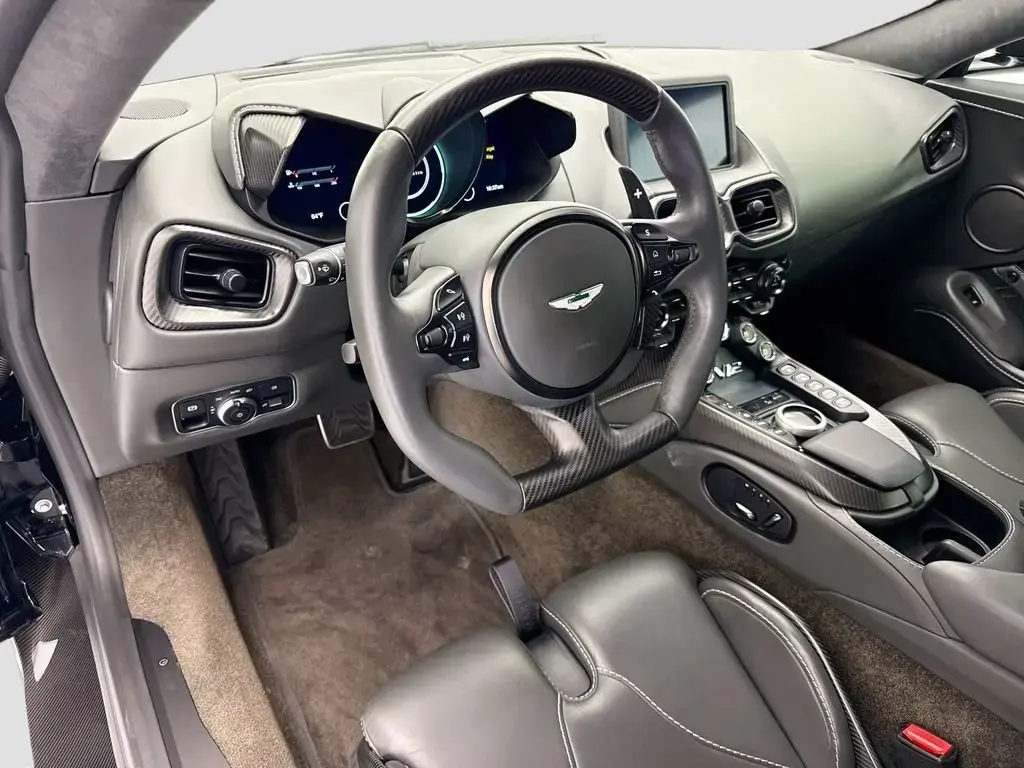 2023 V12 Vantage Coupe thumbnail vehicle image 2