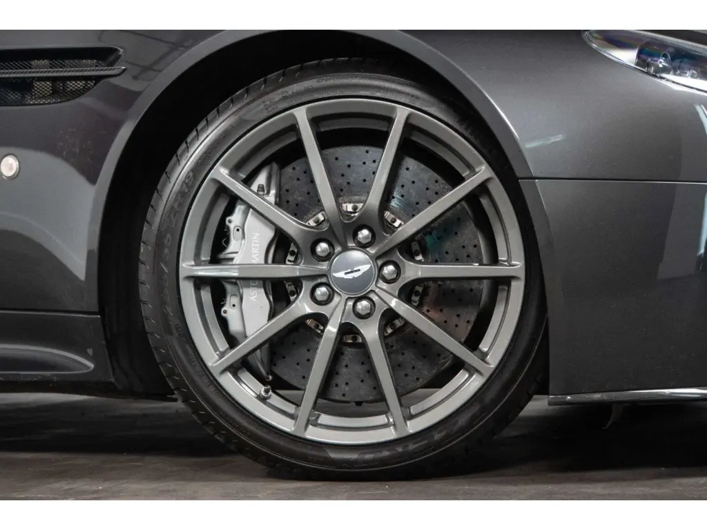 2017 V12 Vantage S Coupe thumbnail vehicle image 3