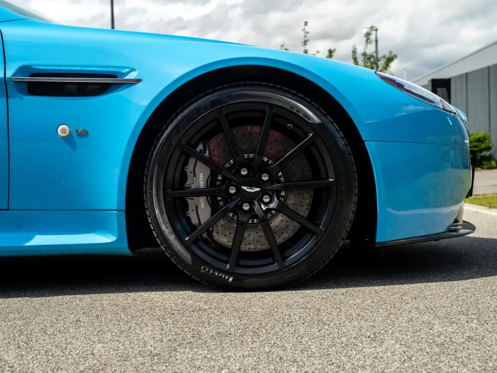 2016 V12 Vantage S Roadster thumbnail vehicle image 3