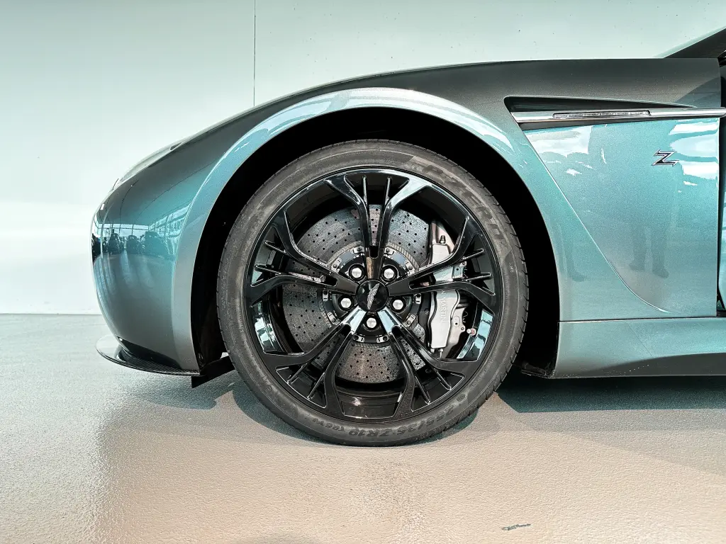 2012 V12 Vantage Zagato Coupe thumbnail vehicle image 3