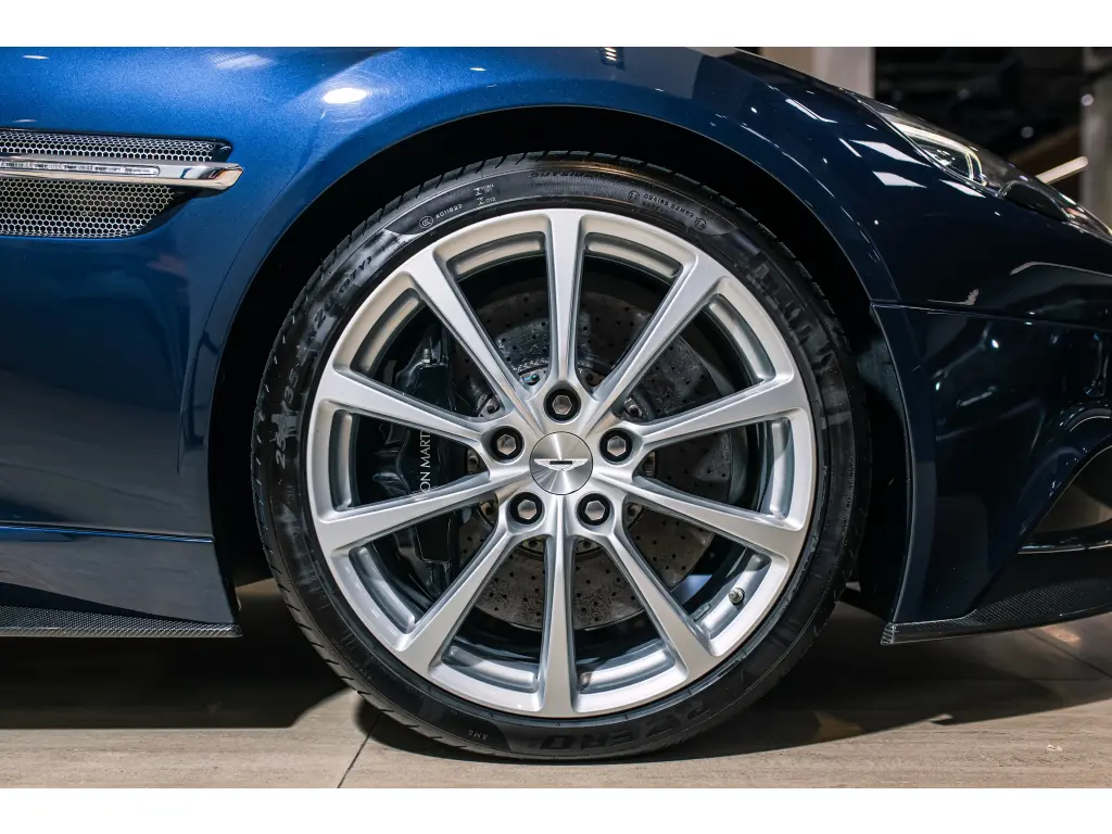 2014 Vanquish Coupe thumbnail vehicle image 3