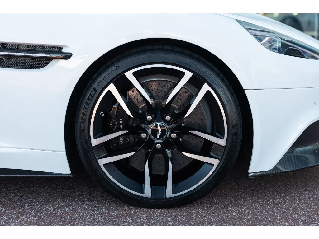 2015 Vanquish Coupe thumbnail vehicle image 3