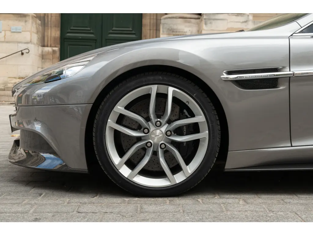 2015 Vanquish Coupe thumbnail vehicle image 3