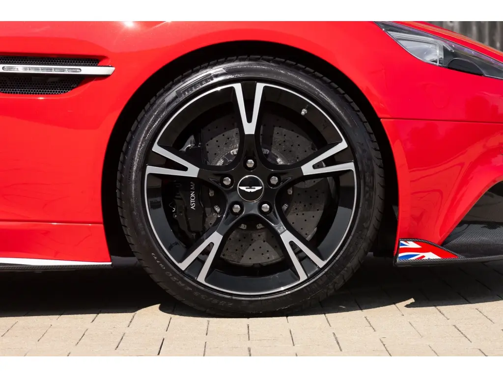 2018 Vanquish S Coupe thumbnail vehicle image 3