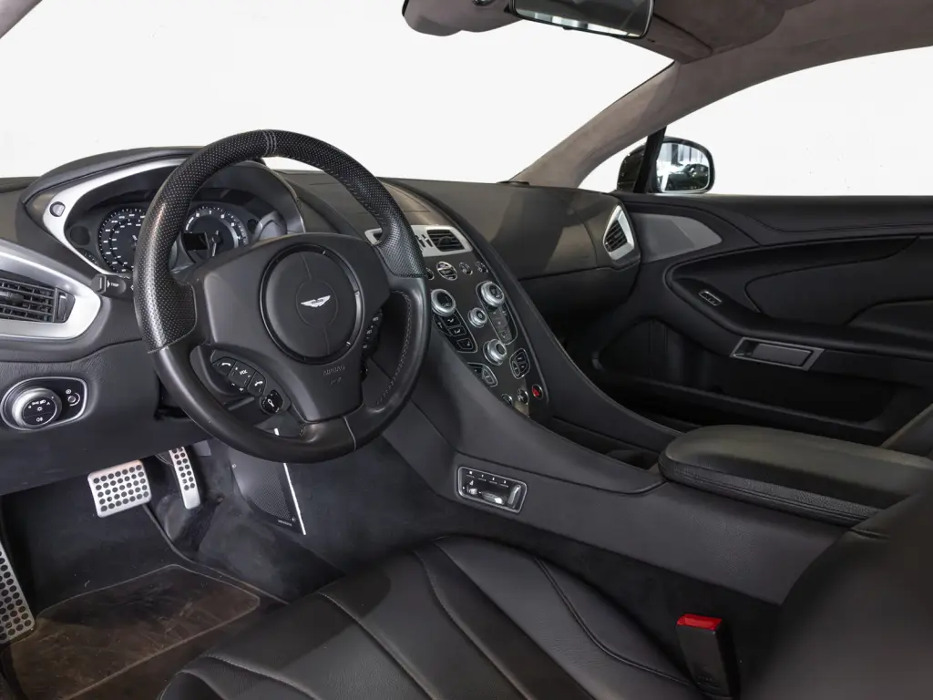 2018 Vanquish S Coupe thumbnail vehicle image 2