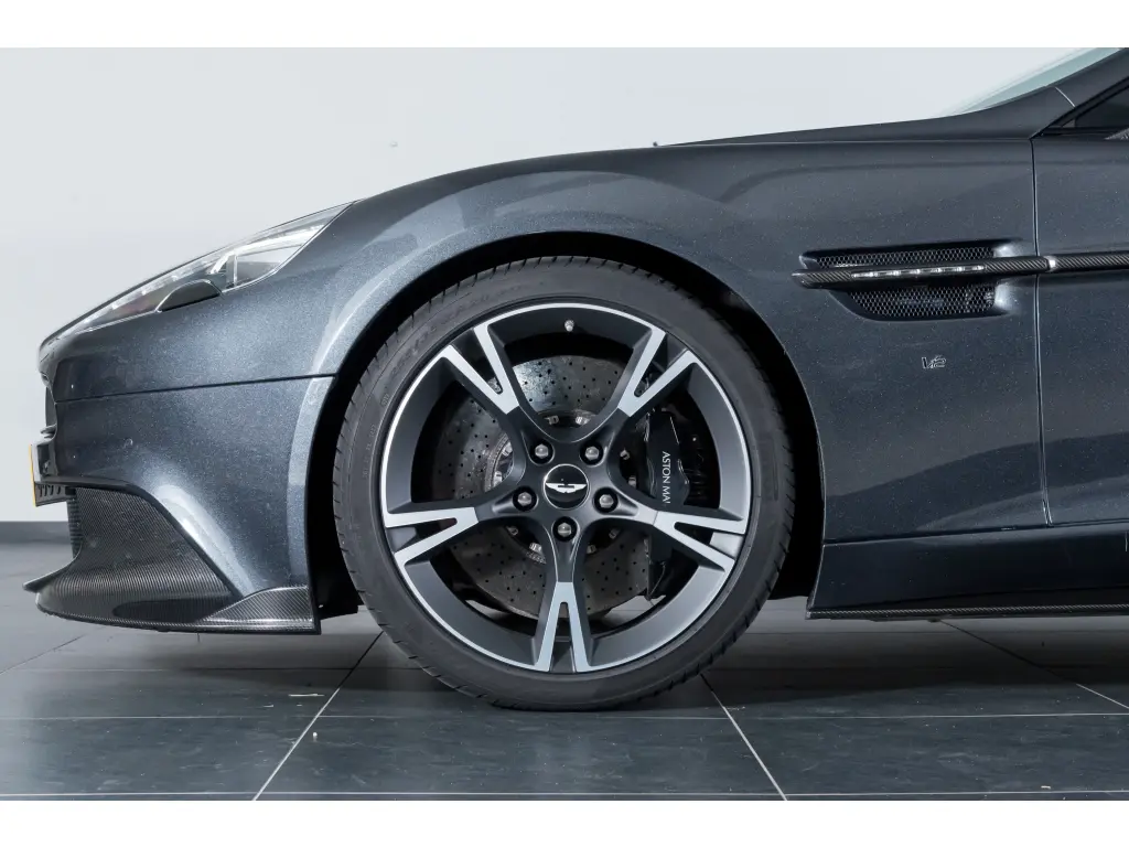 2018 Vanquish S Ultimate Edition Volante thumbnail vehicle image 3