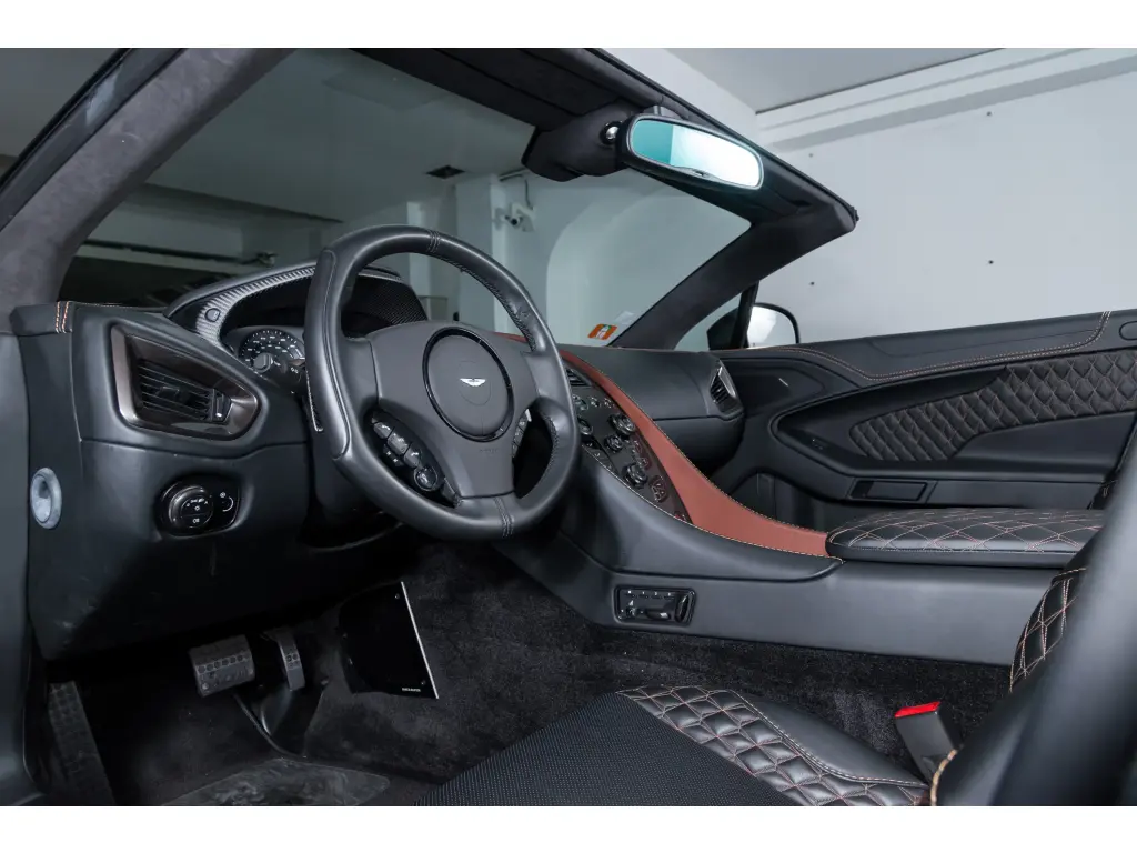 2018 Vanquish S Ultimate Edition Volante thumbnail vehicle image 2