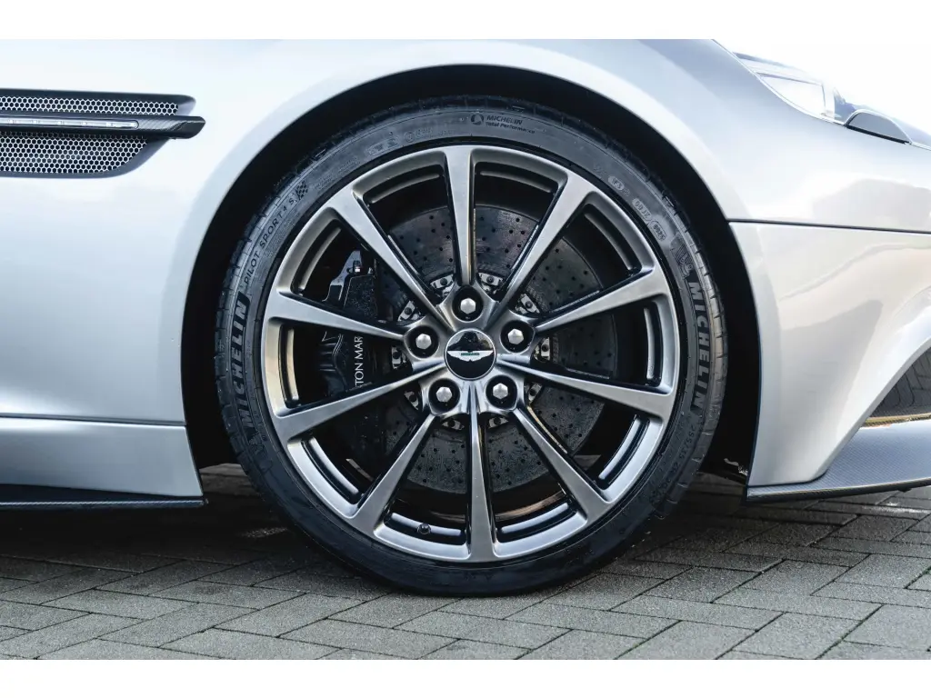 2014 Vanquish Volante thumbnail vehicle image 3