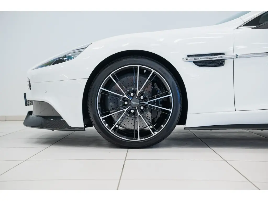 2014 Vanquish Volante thumbnail vehicle image 3
