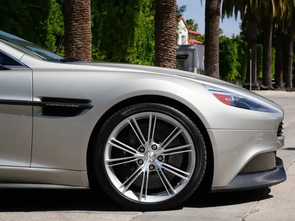 2014 Vanquish Volante thumbnail vehicle image 3