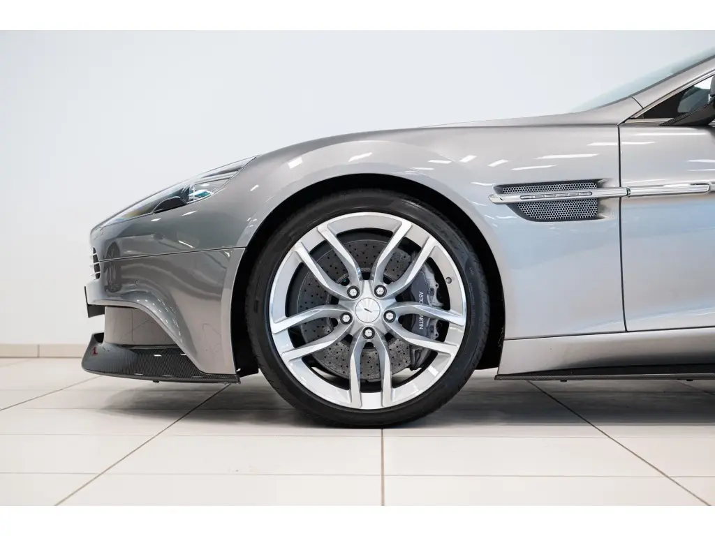 2014 Vanquish Volante thumbnail vehicle image 3