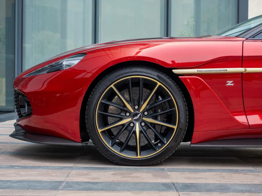 2018 Vanquish Zagato Coupe thumbnail vehicle image 3